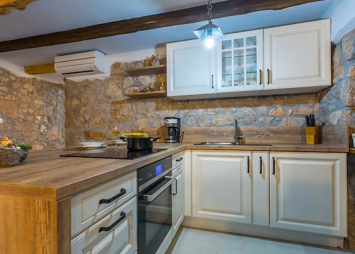 Appartement Old Stone House With A Heated Pool Polje (Krk)