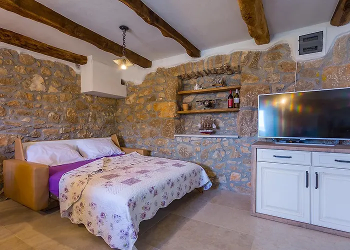 Appartement Old Stone House With A Heated Pool Polje (Krk)