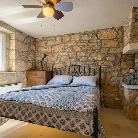 Old Stone House With A Heated Pool Polje (Krk)