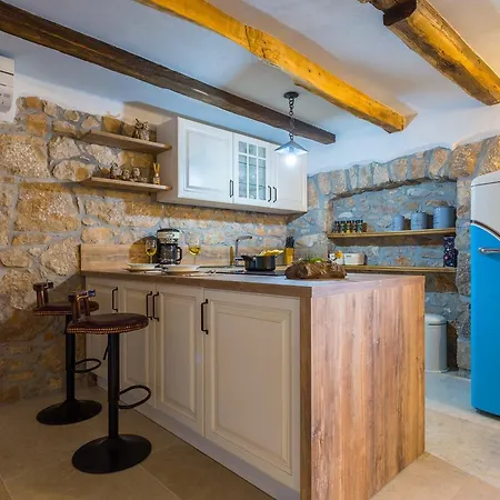 Appartamento Old Stone House With A Heated Pool *