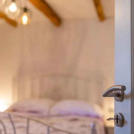 Old Stone House With A Heated Pool * Polje (Krk)