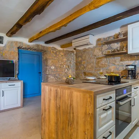 Apartmán Old Stone House With A Heated Pool Polje (Krk)
