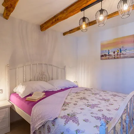 Old Stone House With A Heated Pool * Polje (Krk)