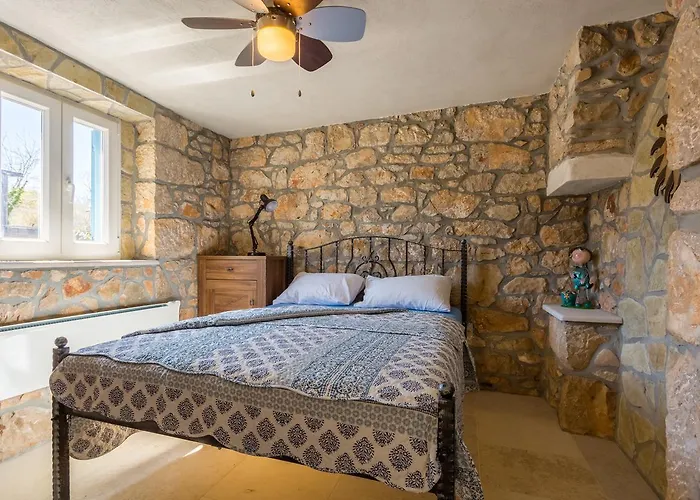 Old Stone House With A Heated Pool Polje (Krk)