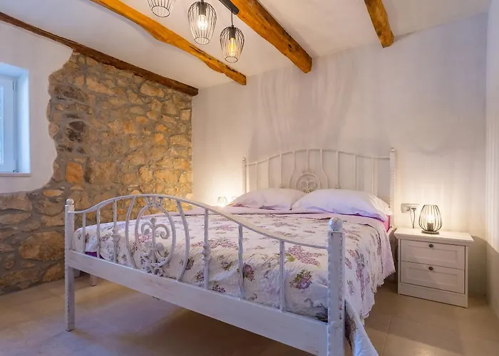 Old Stone House With A Heated Pool Apartment