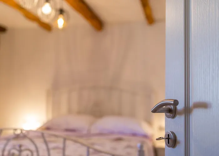 Old Stone House With A Heated Pool * Polje (Krk)