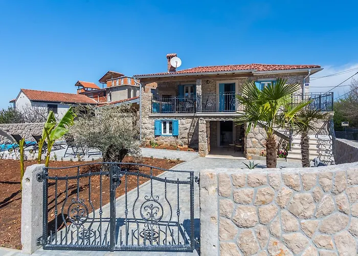 Apartment Old Stone House With A Heated Pool *