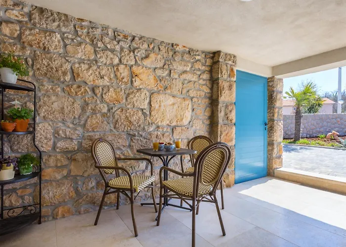Apartman Old Stone House With A Heated Pool Polje (Krk)